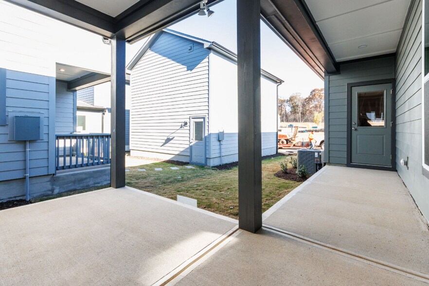 Building Photo - 339 Parkland Dr