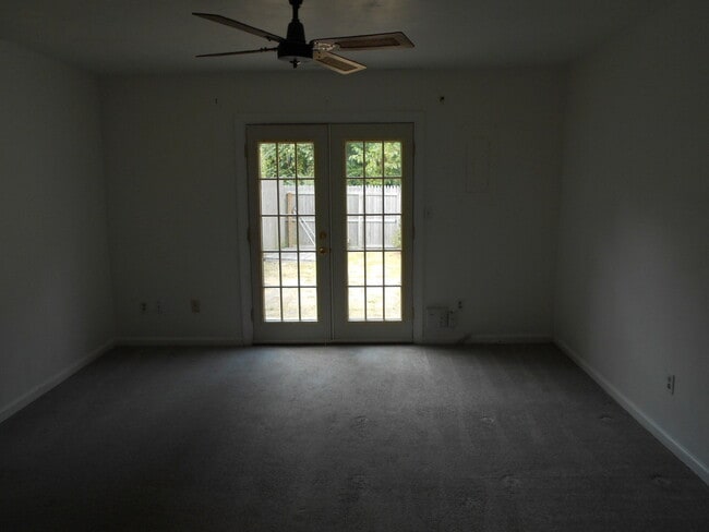 Building Photo - SUMMERWIND