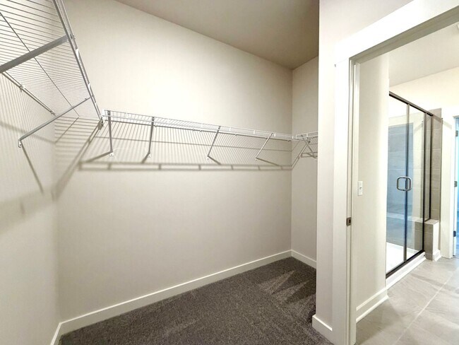 Building Photo - 1333 Gentry Dr