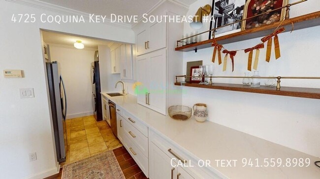 Building Photo - 4725 Coquina Key Dr SE