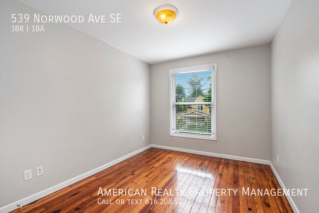 Building Photo - 539 Norwood Ave SE