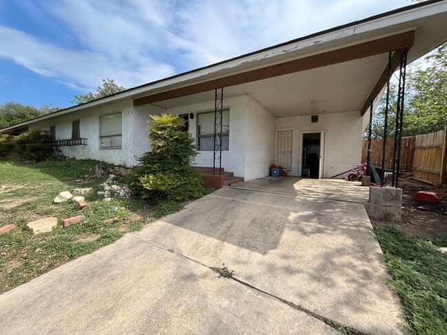Primary Photo - 101 Poco Vista Dr S