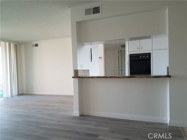 Building Photo - 6979 Palm Ct