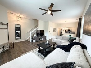 Building Photo - 410 Oakstone Trail