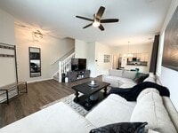 Building Photo - 410 Oakstone Trl