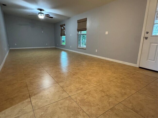 Building Photo - 511 Carolina Ave