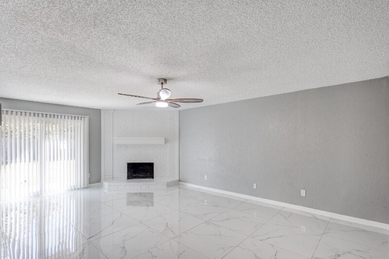 Building Photo - 3501 Green Hill Dr