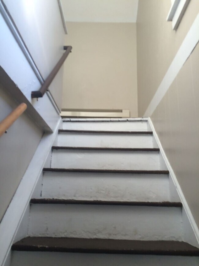 Building Photo - 52 W 16th St