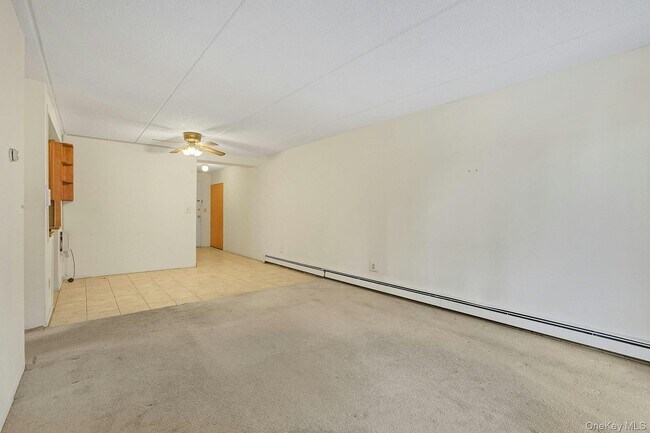 Building Photo - 560 Halstead Ave