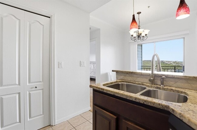 Building Photo - 6000 Shepherd Mountain Cove