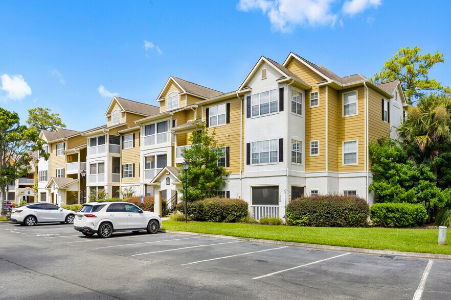 Building Photo - 2208 Walden Park Dr