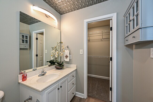 Building Photo - 3805 Cassidy Dr