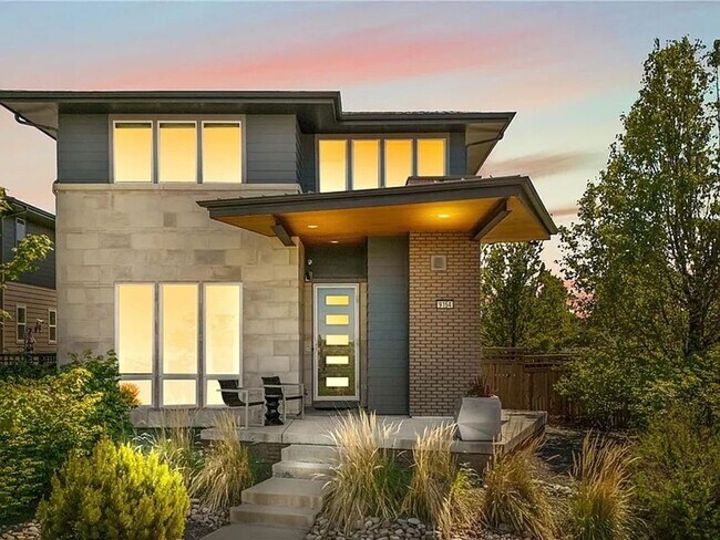 Primary Photo - Stunning 4BR House on corner lot in Denver...