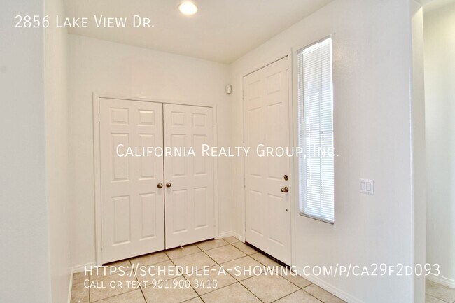 Building Photo - 2856 Lake View Dr