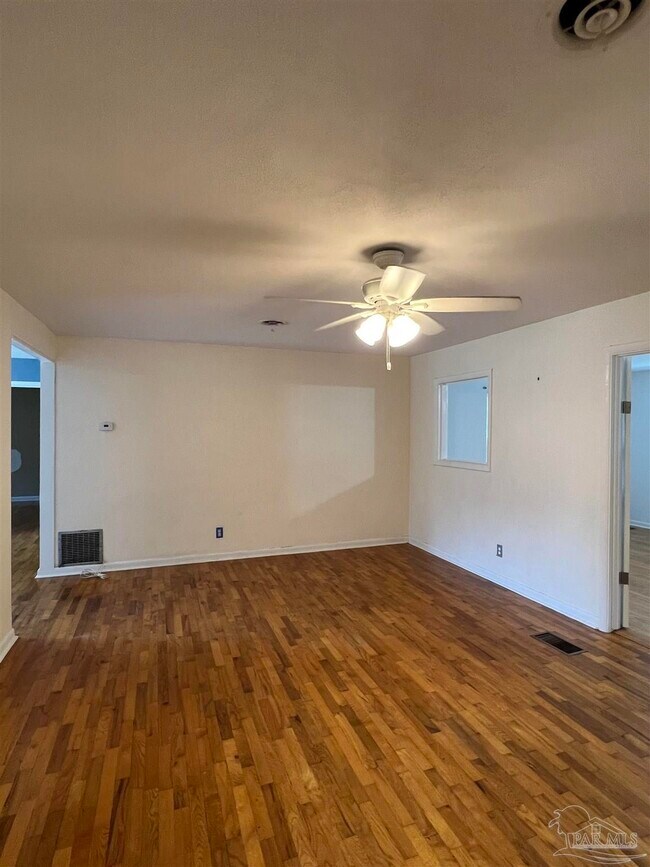 Building Photo - 5425 Westwood Dr