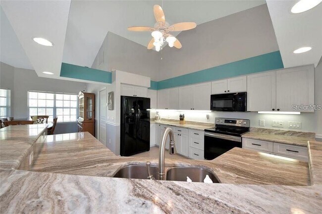 Building Photo - 2008 Proude St