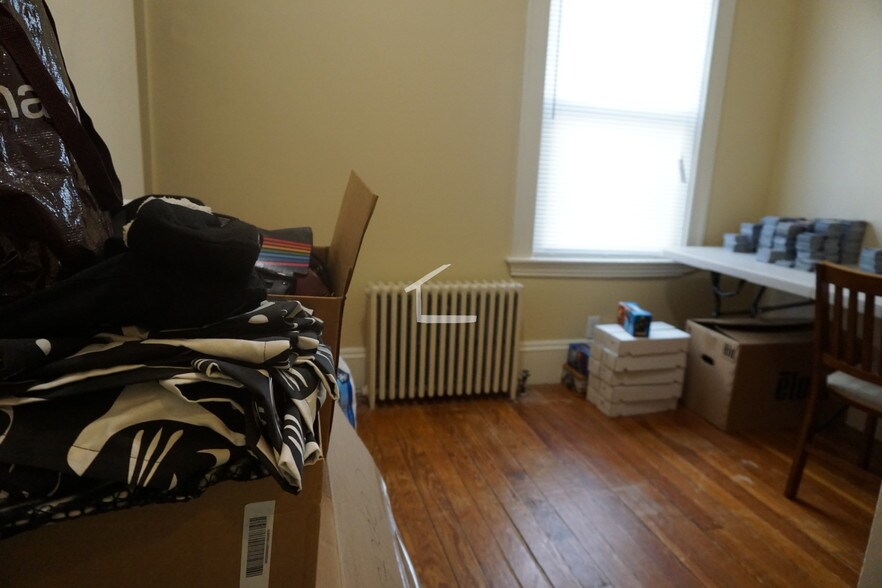 Building Photo - 68 Etna St