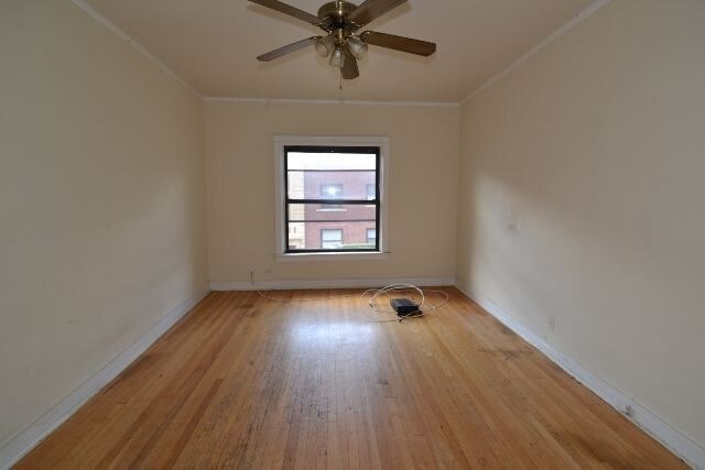 Building Photo - 822 W Waveland Ave