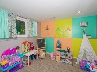 Building Photo - Awesome 5 Bedroom, 3 Bathroom Single Family Home for Rent in EGF