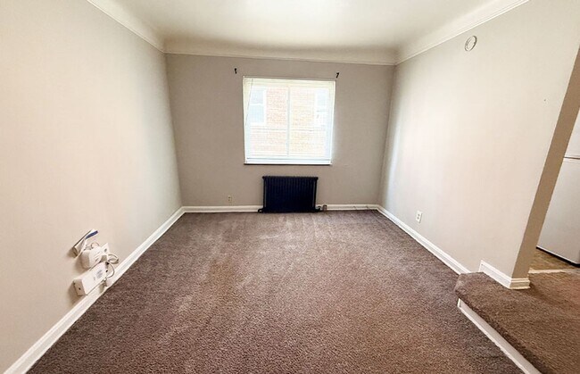 Building Photo - 956 Ludlow Ave