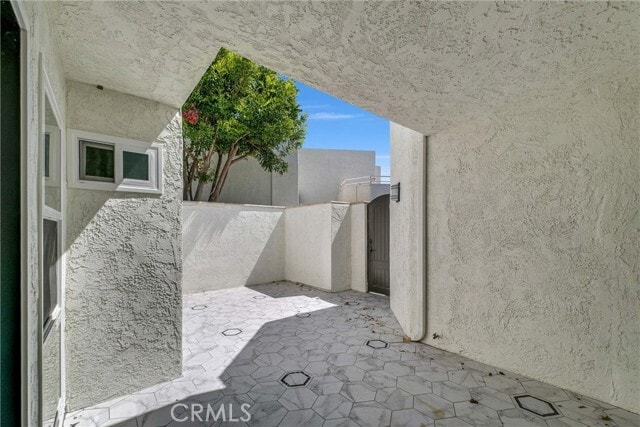 Building Photo - 5 Crest Cir