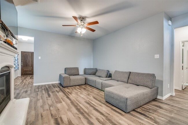 Building Photo - 2724 Pease Dr