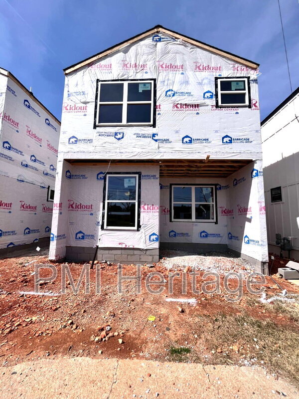 Building Photo - 604 N 6th St