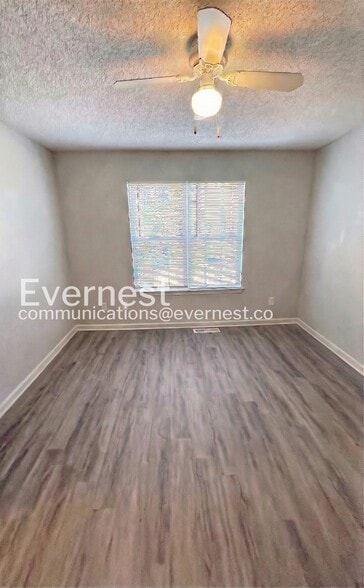 Building Photo - 2429 Brianna Dr