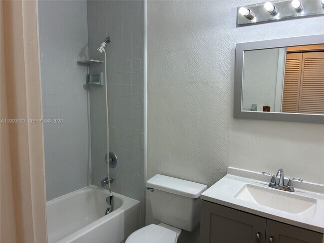 Building Photo - 12213 SW 110th Ln