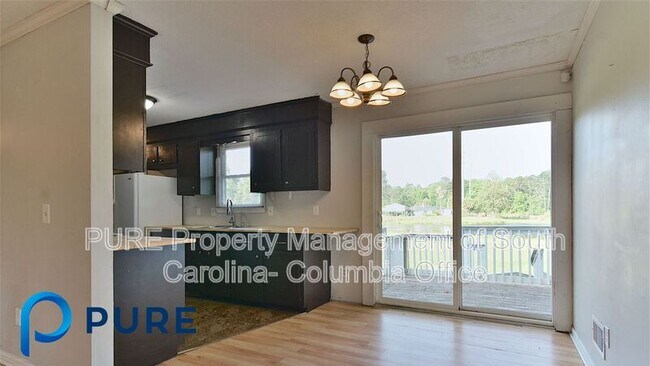 Building Photo - 1829 Memorial Dr