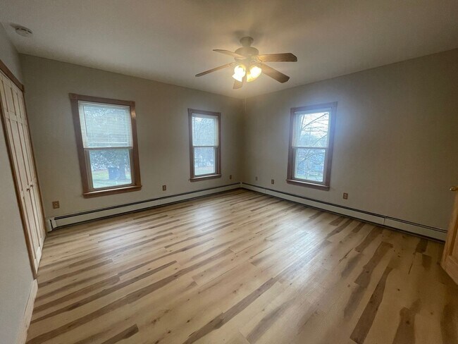 Building Photo - 345 Houghton St