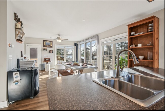 Building Photo - 4922 Lerch Dr