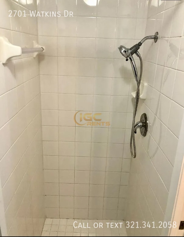 Building Photo - 2701 Watkins Dr