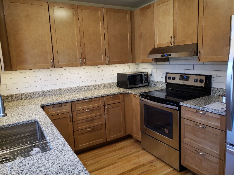 Building Photo - 1400 Village Ln