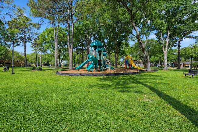 Building Photo - 8518 Pool Creek Dr