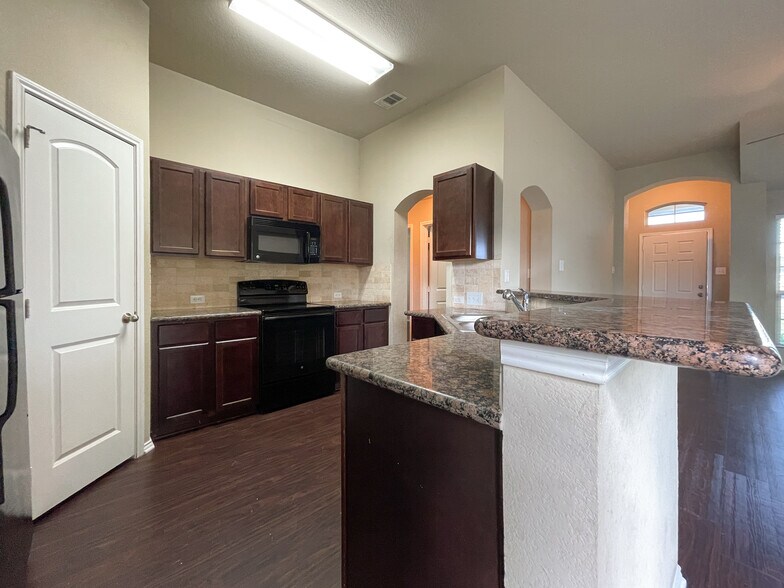 Building Photo - 10304 Walley Way