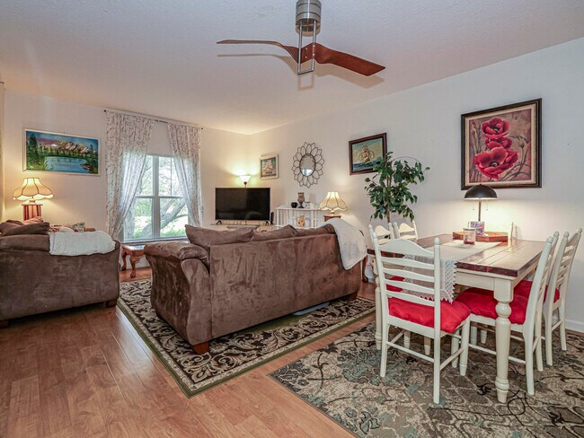 Building Photo - 5095 Fairways Cir