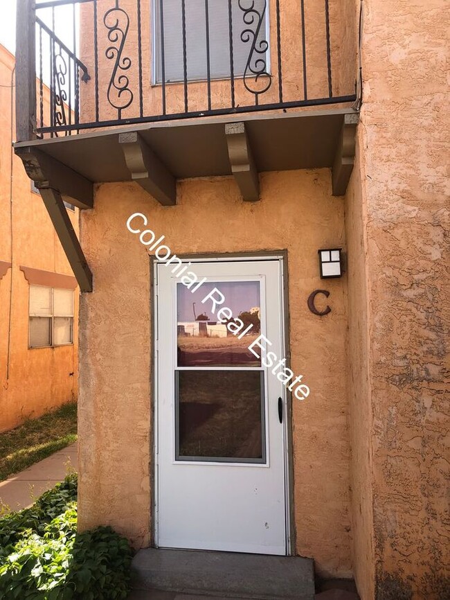 Primary Photo - 2 Bedroom 1 and 1/2 Bathroom Apartment in ...