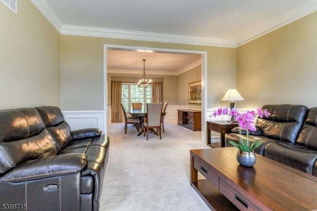 Building Photo - 5 Hidden Valley Way