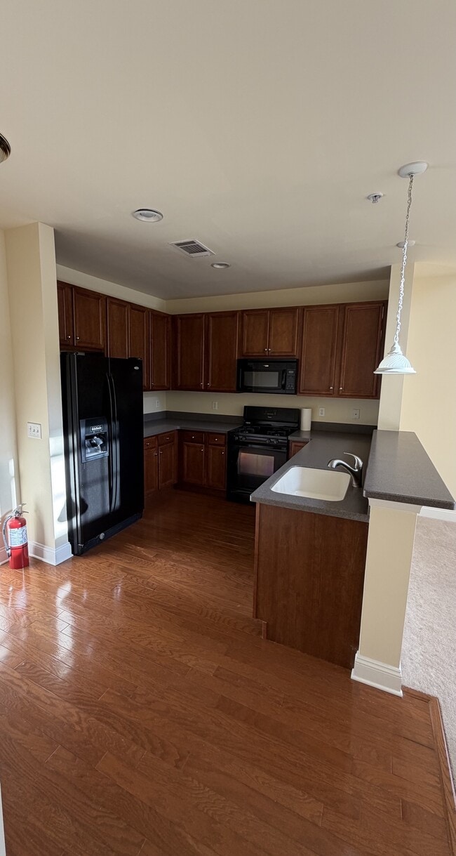 Building Photo - 2411 Ramapo Ct