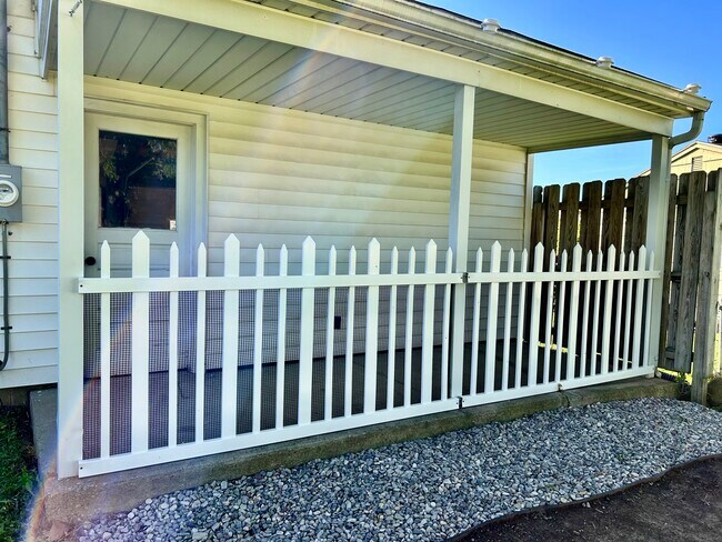 PRIVATE BACK PORCH - 40 Masthead Way