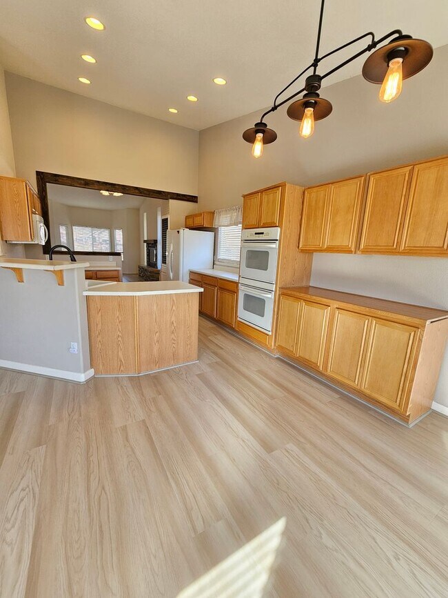 Building Photo - Cold Springs Beauty - Immaculate Newer Hom...