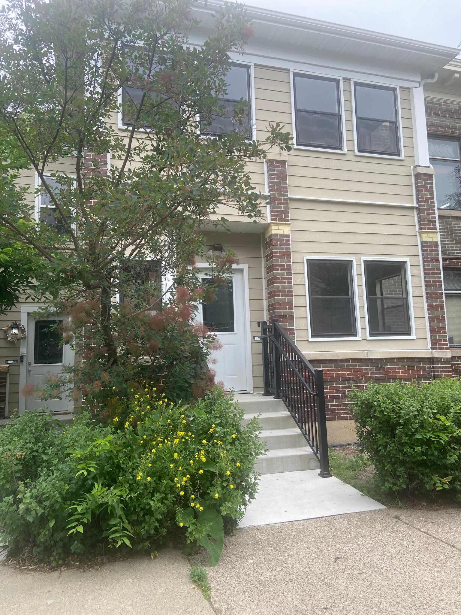 Building Photo - 2829 Pleasant Ave