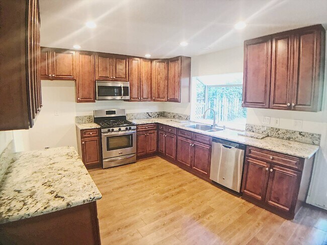 Building Photo - 3105 Apache Cir