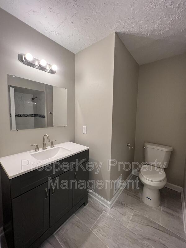 Building Photo - 1 Esquiline Ct