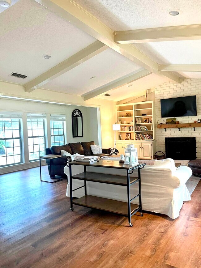 Building Photo - 960 First Monday Ln