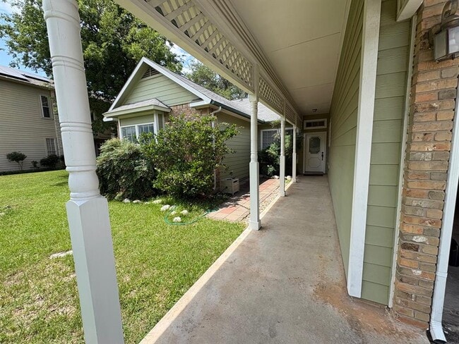 Building Photo - 12604 Hunters Chase Dr