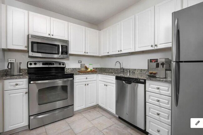 Building Photo - 2 bedroom in Chicago IL 60611