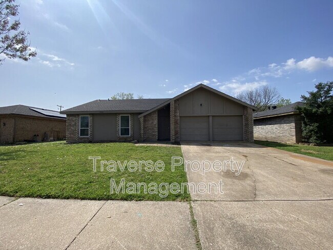 Primary Photo - 2420 Springridge Dr