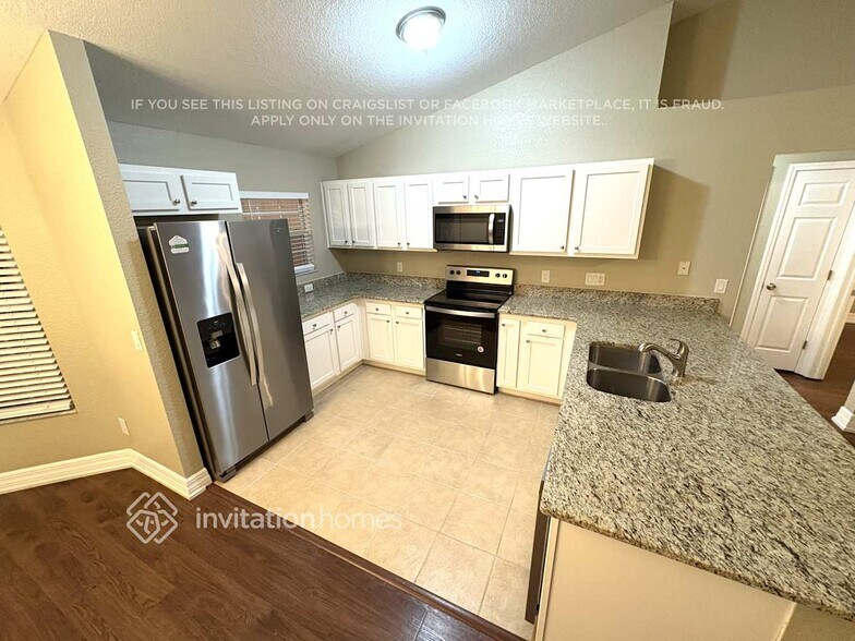 Building Photo - 25913 Aysen Dr